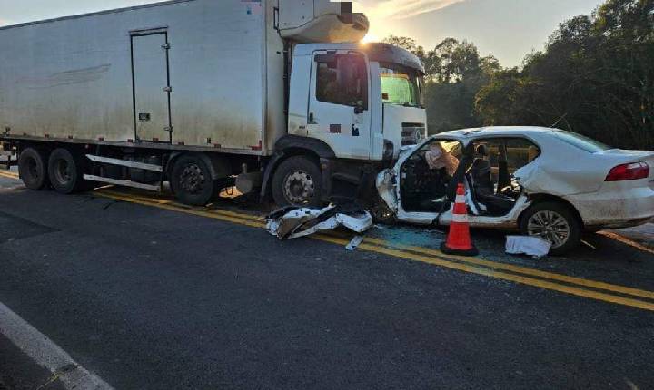 Acidente envolvendo carro de Chapecó deixa quatro pessoas mortas no RS