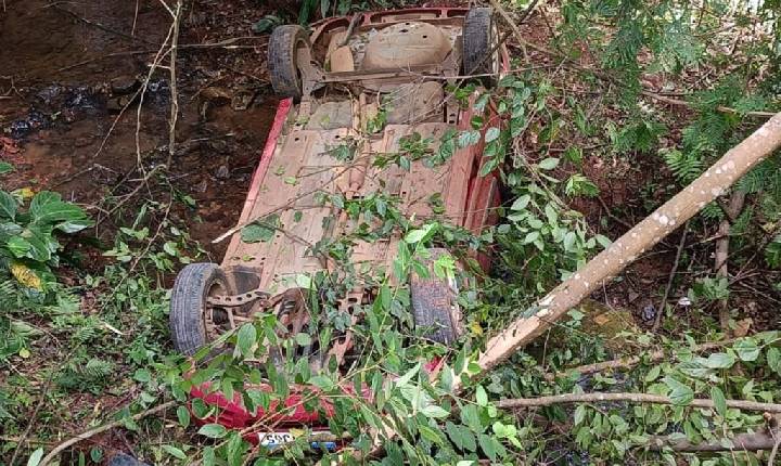 Adolescente morre após automóvel cair em córrego em Concórdia