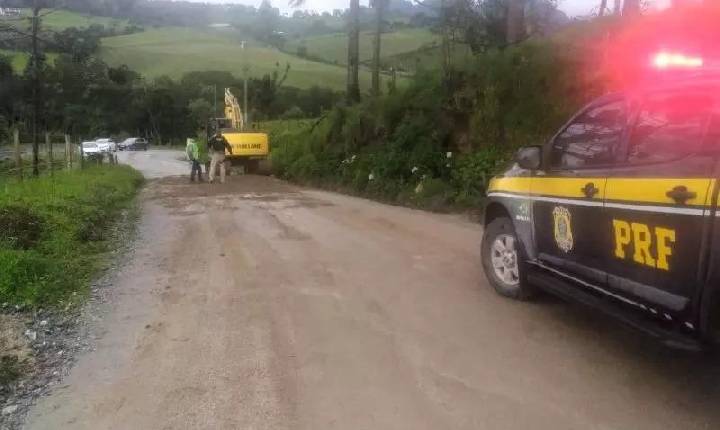 BR-282 segue interditada até segunda-feira em Alfredo Wagner; veja situação de outras rodovias