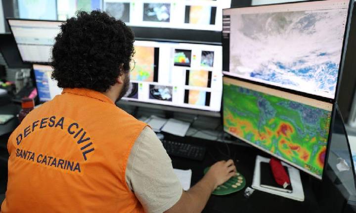 Chuva ganha intensidade em Santa Catarina e instabilidade atinge quase todo o estado