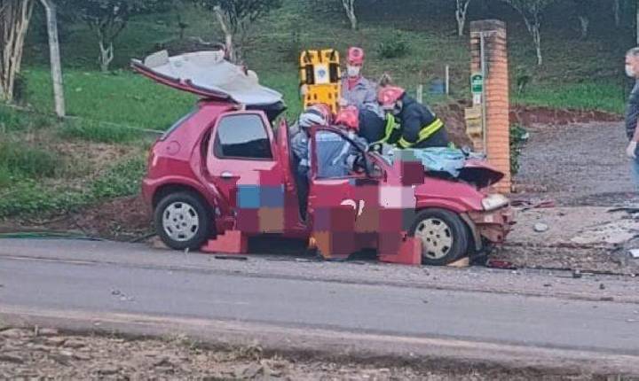 Colisão no acesso a Arabutã com danos e motorista ferido