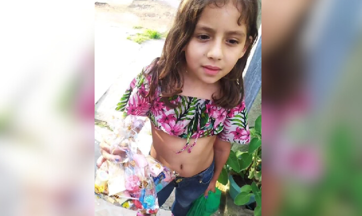 Criança de 9 anos é encontrada morta em lixeira e mãe é suspeita do crime