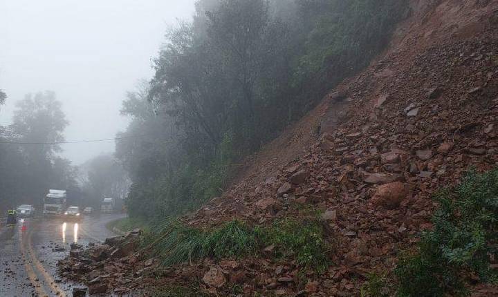 PRF confirma liberação do trânsito na BR-153 em Concórdia após deslizamento de terra