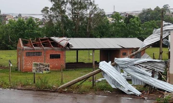 Tempestade provoca estragos em várias cidades do Rio Grande do Sul;