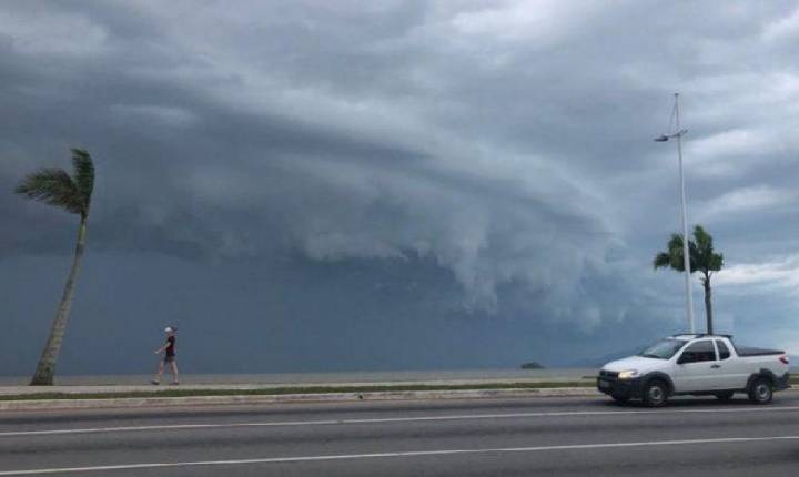 Ventos de 100 km/h: ciclone extratropical deixa Santa Catarina em alerta nos próximos dias