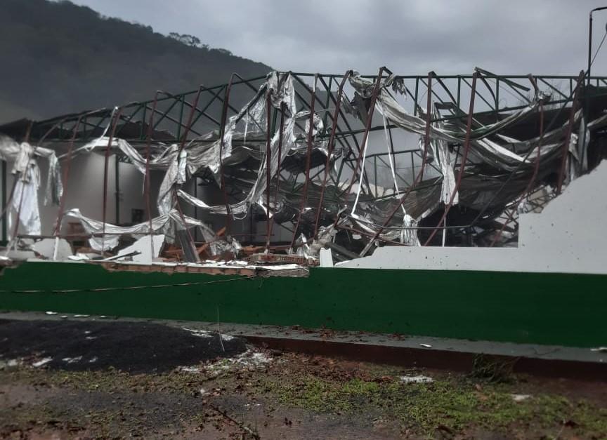 Meteorologistas confirmam a passagem de um tornado em Herval d’Oeste