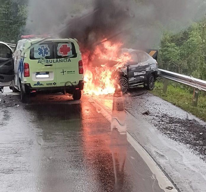 Colisão com incêndio é registrada na BR-153 entre Irani e Concórdia