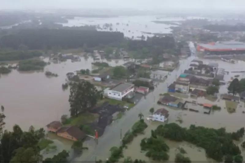 Moradores de Canoinhas devem poder sacar FGTS após cidade ser atingida por fortes chuvas