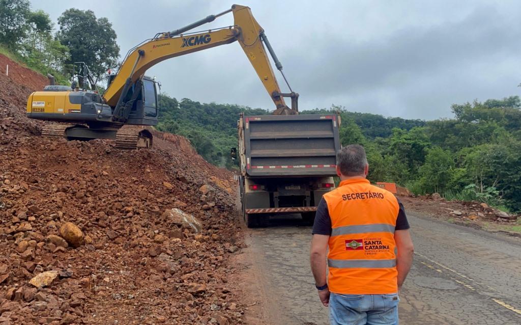 Revitalização da SC-283, entre Arvoredo e Chapecó, deve ser concluída até o fim do mês