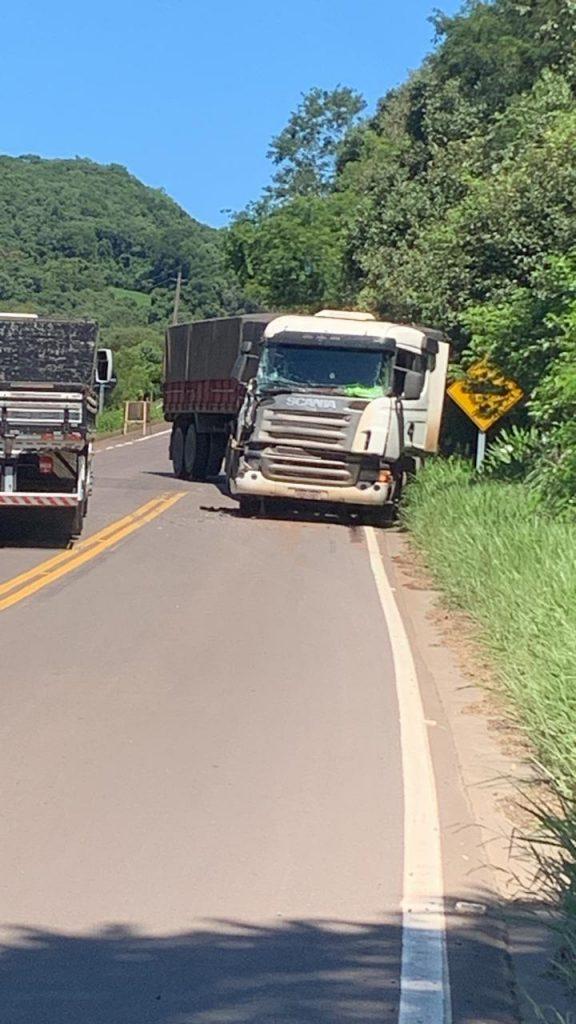 Colisão com danos materiais na SC-355 entre Jaborá e Concórdia