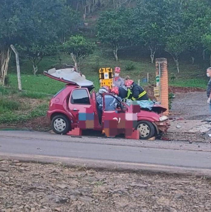 Colisão no acesso a Arabutã com danos e motorista ferido