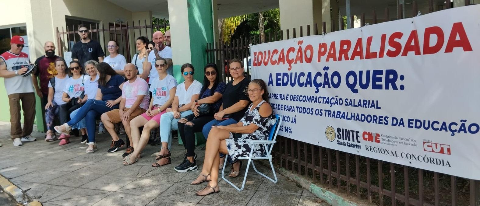 Professores da rede estadual anunciam greve a partir do dia 23