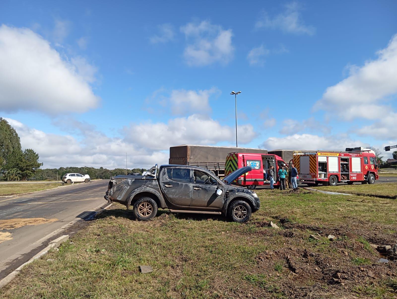 Colisão entre carro e caminhonete é registrado no Oeste de Santa Catarina