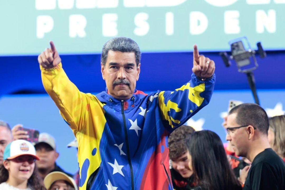 Maduro comemora vitória nas eleições da Venezuela, mas oposição aponta fraude