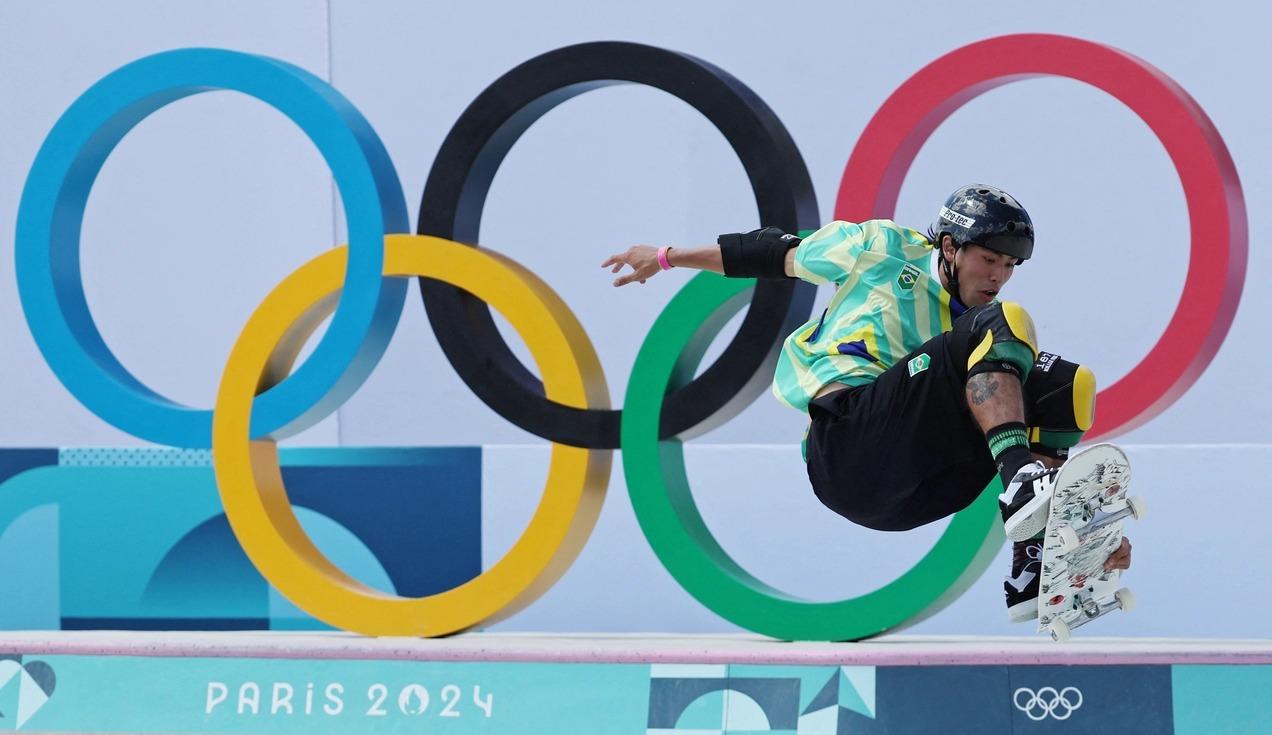 Medalha para o Brasil! Augusto Akio sobe ao pódio no Skate Park em Paris 2024