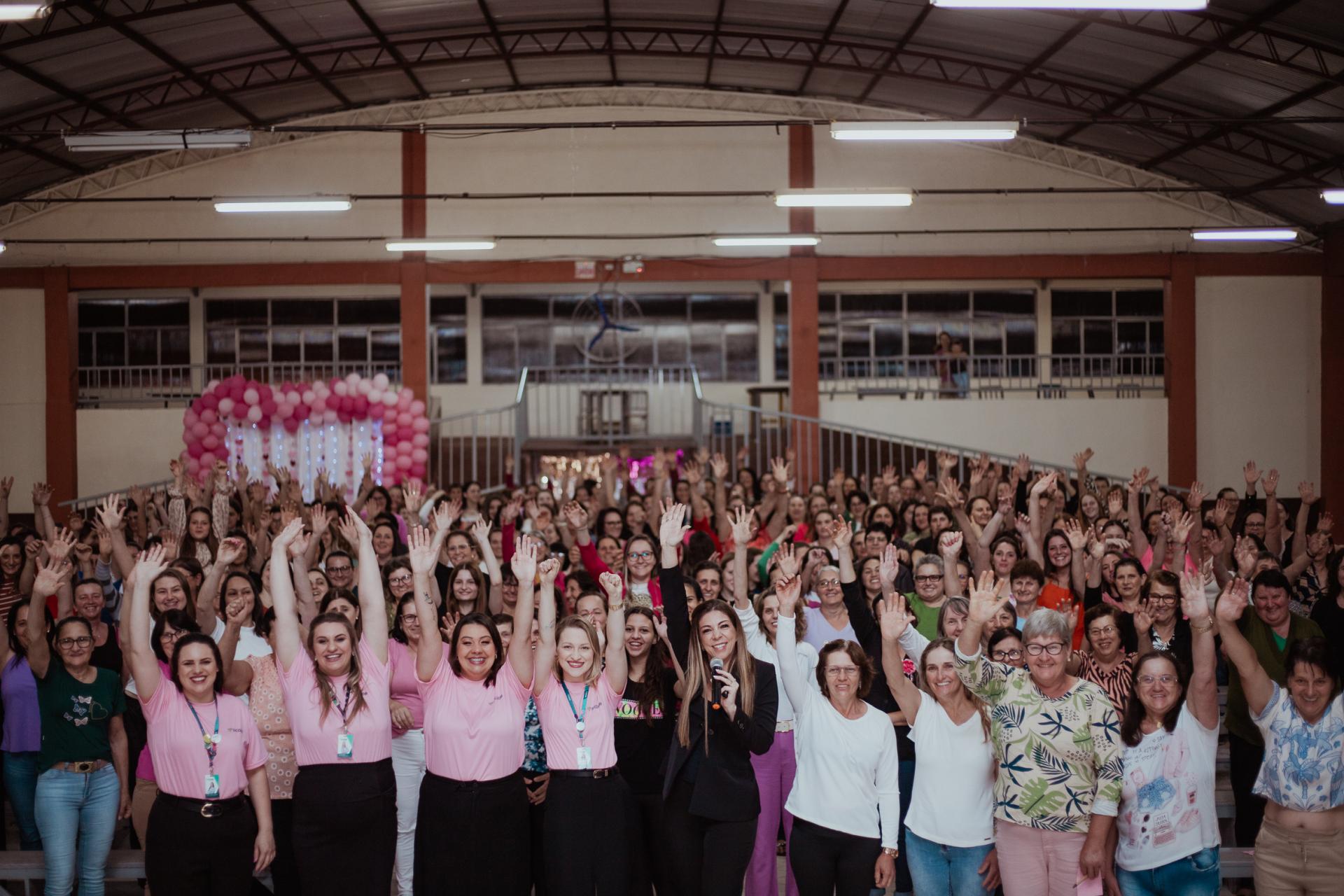 Evento Outubro Rosa do Sicoob Crediauc