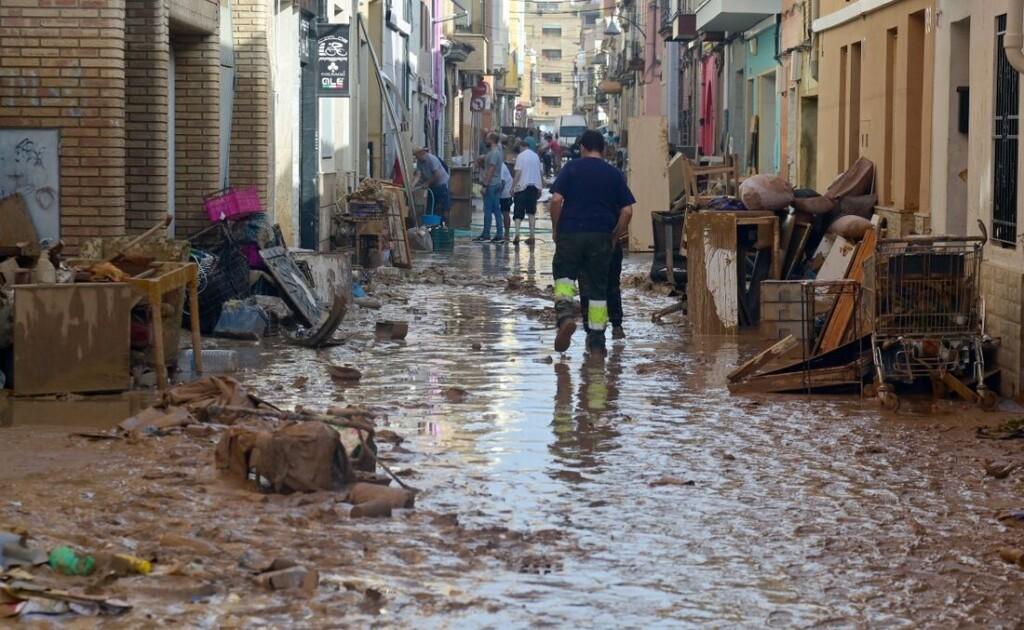 Número de mortos sobe para 158 após inundações na Espanha