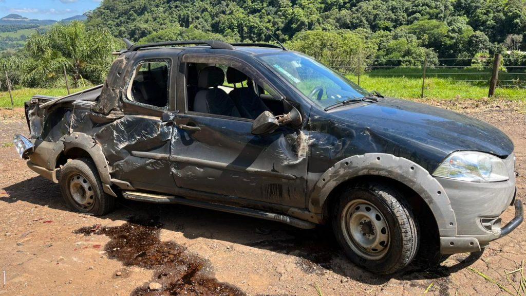 Acidente deixa homem ferido na Linha Passo do Uva, interior de Itá