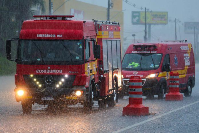 Seis cidades decretam emergência devido a chuva intensa no litoral de SC